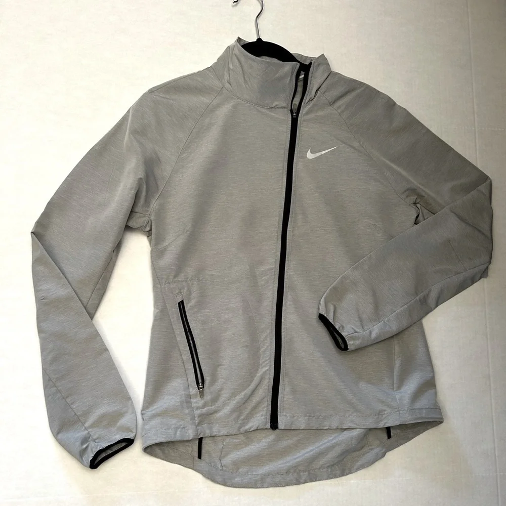 Nike Running gray swoosh Asymmetrical athletic jacket with zipper Sz-M H13‎